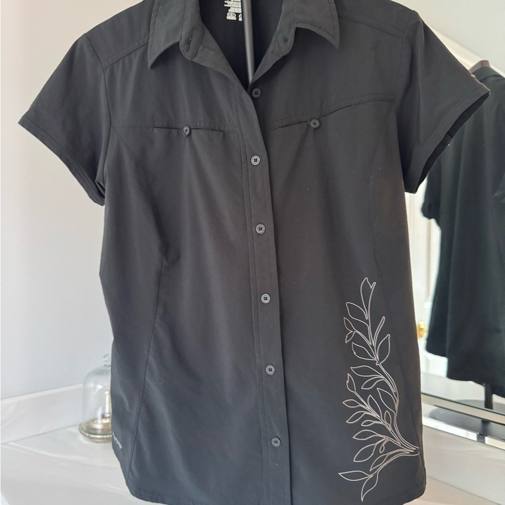 Columbia Titanium Women's Black Outdoor adventure shirt - Large